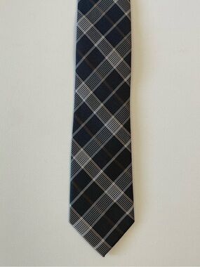 The Tie Bar Men's Gray/White/Tan Plaid 70%Wool/30% Silk Tie (3in x 60in)